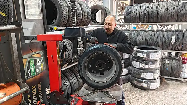 Kış lastiği ihmal edilirse fren de can güvenliği de biter!