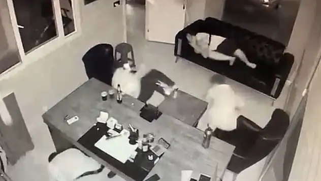 Kurşunlar havada gezdi, içerde olanlar panik yaşadı!