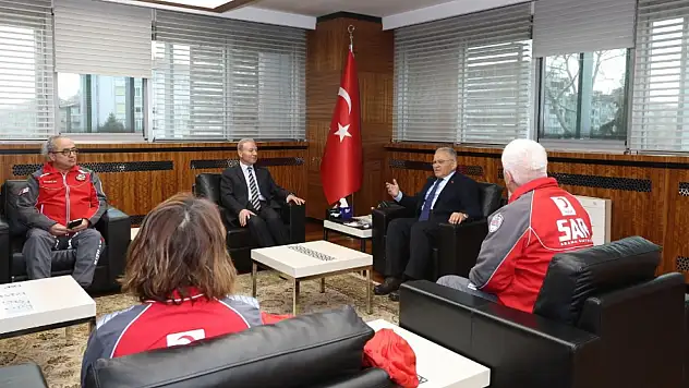 Kızılay'dan Büyükşehir'e önemli ziyaret: Yardım, kan bağışı ve afet hazırlığı gündemde