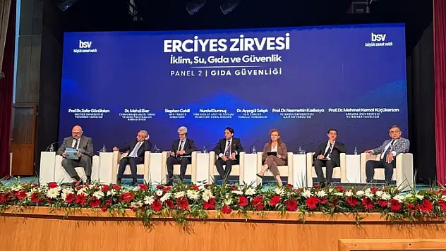 Kızılay Genel Müdürü Erciyes Zirvesi'nde konuştu