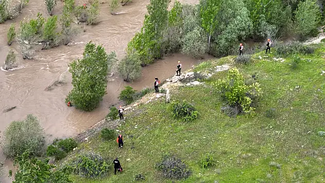 Kızını kaybeden annenin feryadı: ''Kızımın bir mezarı olsun''