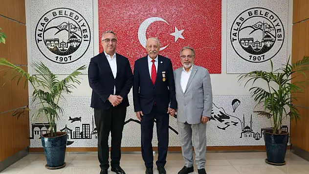 KKTC Aksakalı Öksüzoğlu'ndan tarihi anlam taşıyan emanet