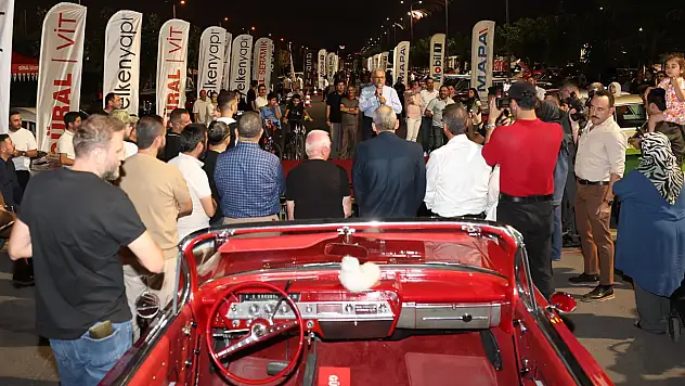 Klasik otomobiller Kayseri'de boy gösterdi!