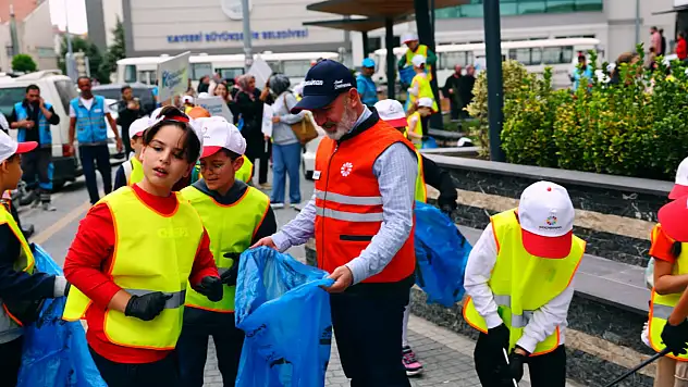 Kocasinan'da Başkan ve çocuklar cadde cadde gezdi: İşte nedeni...