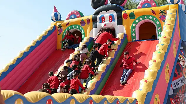 Kocasinan'da çocuklara mutluluk molası: Başkan Çolakbayrakdar öğrencilerle buluştu