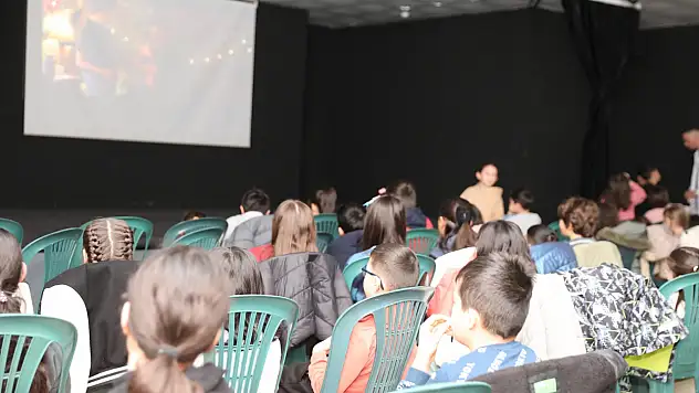 Kocasinan'da sinema etkinliğiyle çocuklar unutulmaz bir gün yaşadı