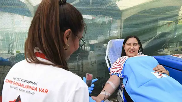 Kızılay'ın bağışçı havuzu 1,2 milyonu aştı
