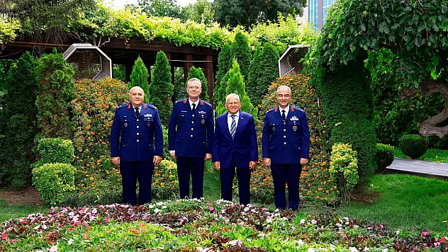 Komutanlardan Başkan Büyükkılıç'a ziyaret!