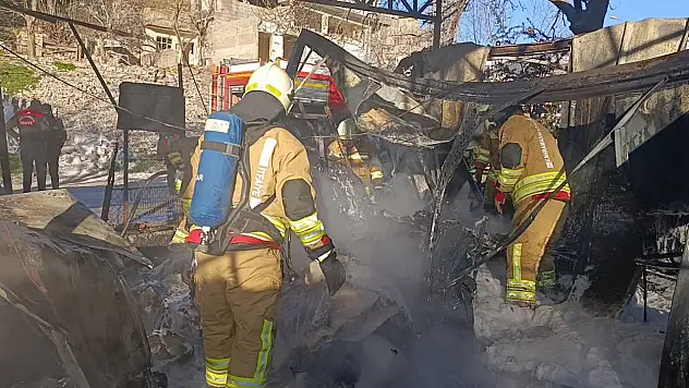 Konteyner çarşıda çıkan yangın hasara neden oldu