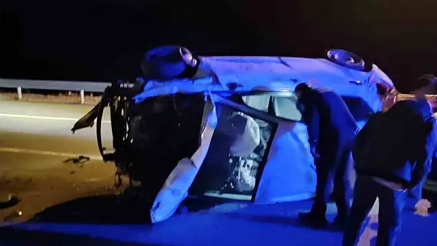 Kayseri'de kontrolden çıkan otomobil yan yattı!
