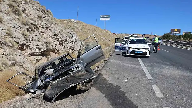 Köpeğe çarpmamak için direksiyonu kırdı çok sayıda yaralı!