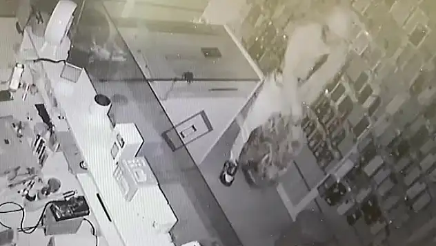 Kovboy şapkalı hırsız Karaman'ı soydu, Konya'da yakalandı