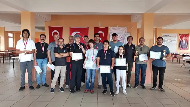 Köyceğiz'de düzenlenen satranç turnuvasına yoğun ilgi