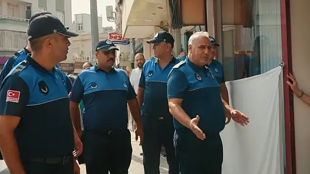 Adana Kozan'da kaldırım işgali denetimi