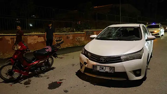 Kozan'da motosiklet ile otomobil çarpıştı: 2 yaralı