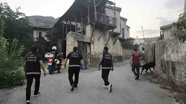 Kozan'da narkotik uygulamasında yakalandı: Terörle iltisaklı çıktı!