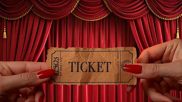 'Kral Çıplak' ve 'Bayram Sabahı' turnede büyük ilgi gördü