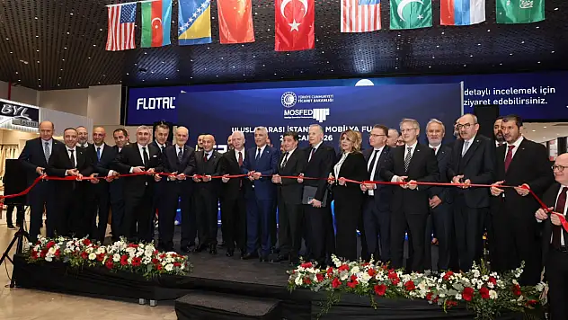 KTO, İstanbul'da düzenlenen mobilya fuarında Kayseri firmalarını yalnız bırakmadı