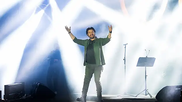 Kültür Yolu Festivali'nde Ahmet Şafak'tan duygu yüklü gece!