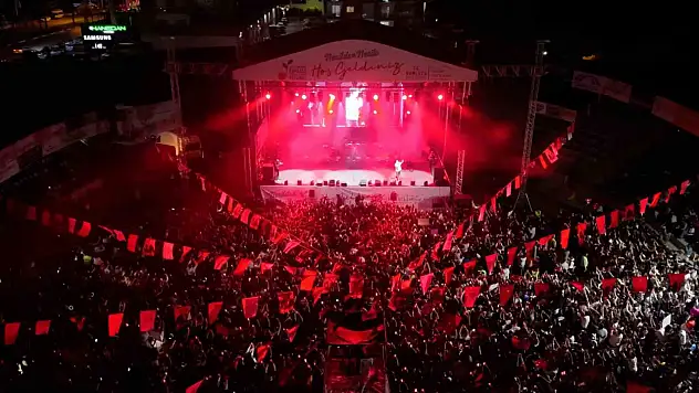 Festival coşkusu Poizi konseriyle devam etti