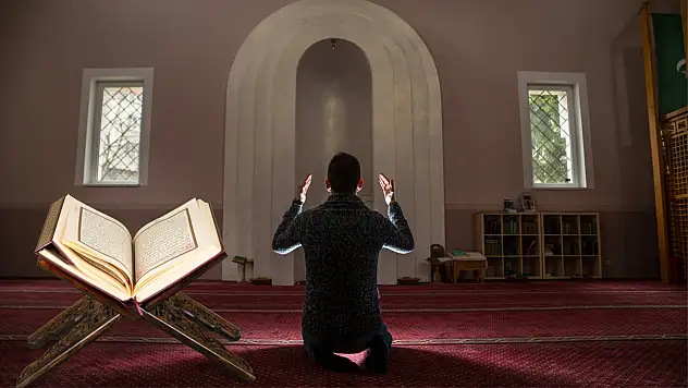 Bayram Hutbesi: Allah'ın Kullarına İhsan ve İkramı... (6 Haziran Cuma)