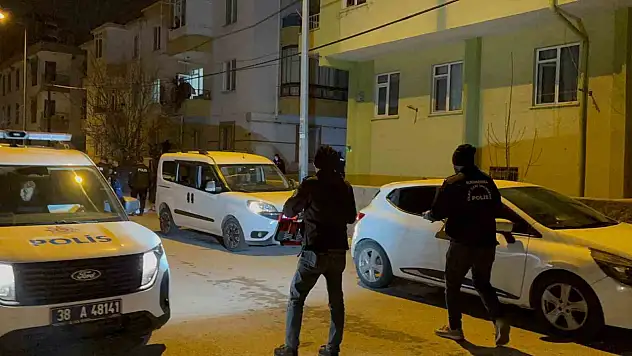 Kayseri'de gece hareketli geçti: 2 farklı konuta silahlı saldırı!