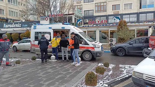 Kayseri'de kuruyemişçi deposunda yangın!