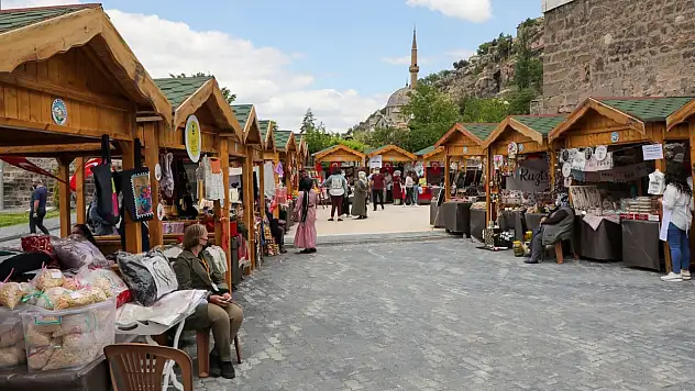 Maharetli Eller 6 Eylül'de tezgah açıyor!