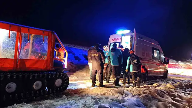 Kayseri'nin ilçesinde dağlık bölgede 3 işçi mahsur kaldı - Donma tehlikesi!