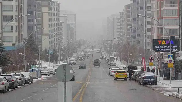 Malatya'da kar ve sis etkili oluyor