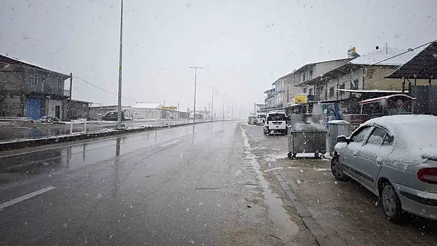 Malatya'da Nisan ayında kar sürprizi!