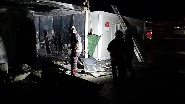 Malatya'da korkutan yangın: Konteyner Kentte kritik dakikalar!