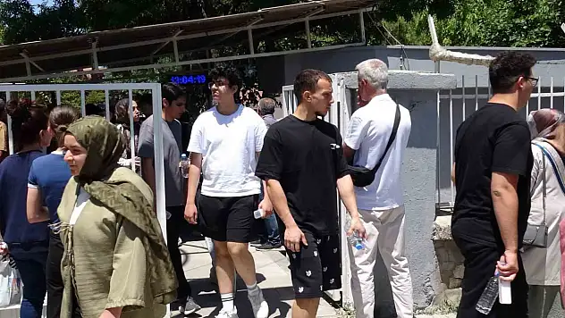 Malatya'da 33 bin 958 aday üniversite hayali için TYT sorularıyla ter döktü