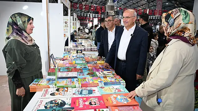 Malatyalı başkandan Kitap Fuarı'na ziyaret!