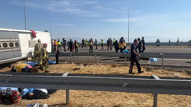 Manisa'da feci kaza: 11 kişi hayatını kaybetti, 26 yaralı