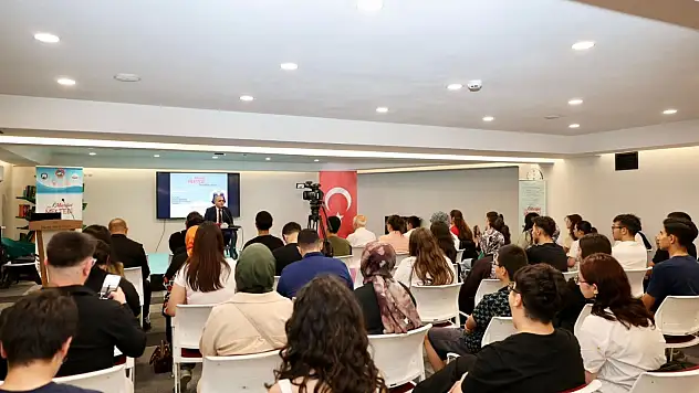 Marifet Mektebi Seminerlerinin konuğu ERÜ Rektörü Fatih Altun oldu