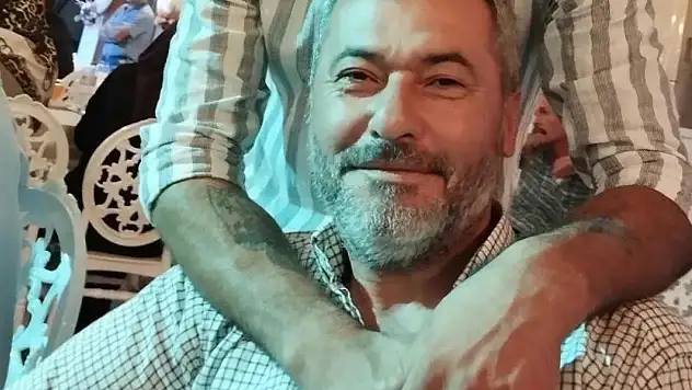 Adana'da ekmek götürdüğü markette kurşunların hedefi oldu