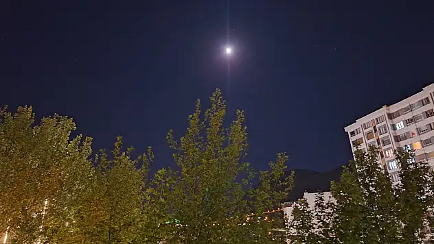 Mavi ay Kayseri'den çıplak gözle görülebilecek