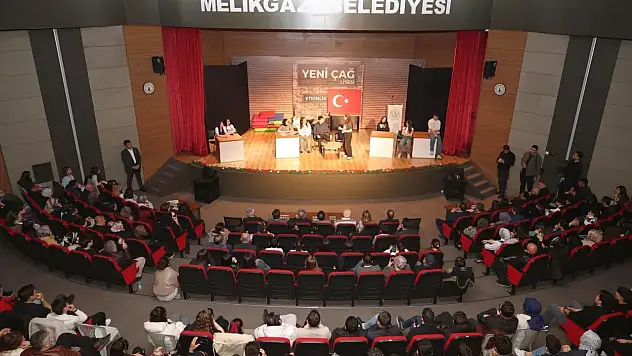Mektep Melikgazi öğrencileri büyük alkış topladı!
