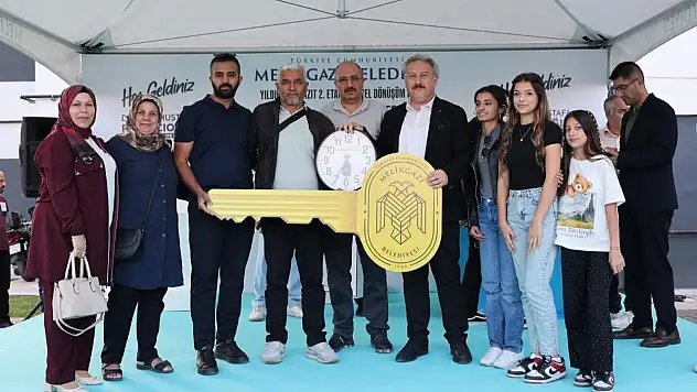 Melikgazi'de 204 hak sahibine yeni evlerinin anahtarları teslim edildi