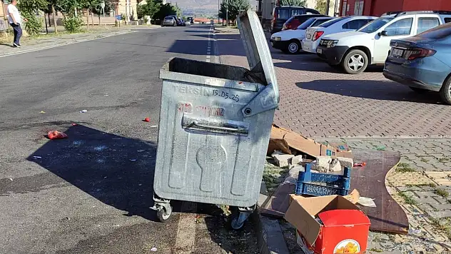 Melikgazi'de çöp krizi sosyal medyaya taşındı: Belediye'den çözüm bekleniyor