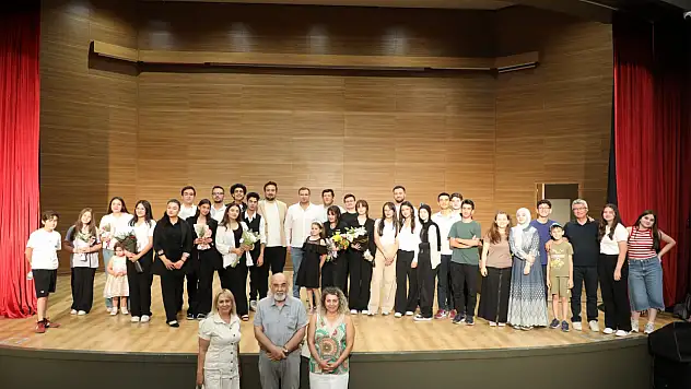 Melikgazi'de tiyatro coşkusu: Yoğun ilgi gördü!