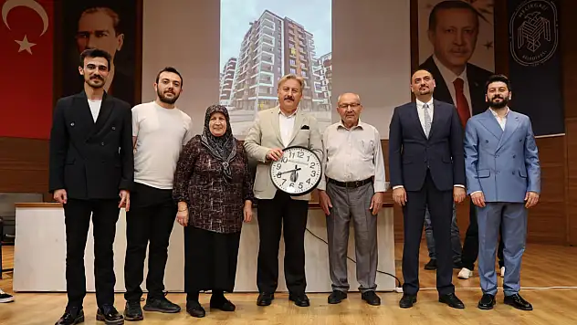 Melikgazi'den kentsel dönüşümde örnek adım: Yeni evler teslim edildi