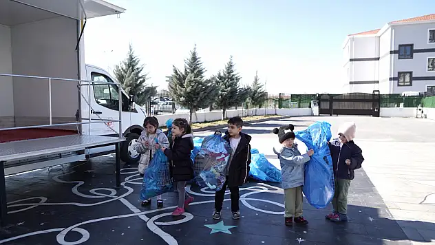 Melikgazi'den ''Mobil Sıfır Atık Toplama ve Eğitim Aracı'' ile kritik eğitim!