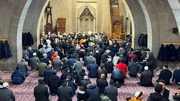 Melikgazi İlçe Müftülüğünden Enderun usulü teravih namazına davet var