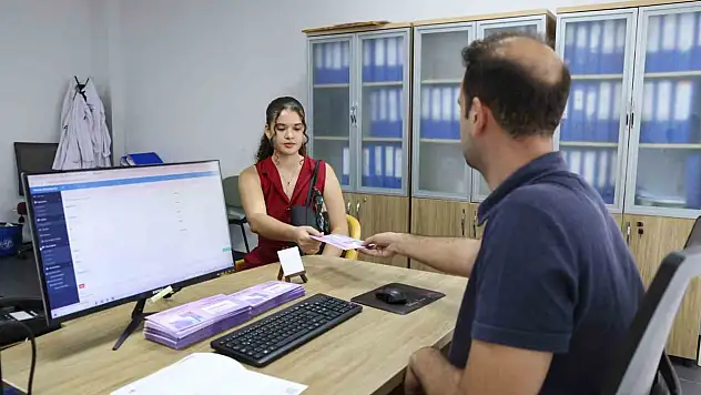 Üniversite öğrencilerine 30 bin TL'ye kadar geri ödemesiz destek