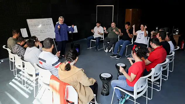Mersin Büyükşehir'den Engelsiz Yaşam Merkezlerinde binlerce hizmet!