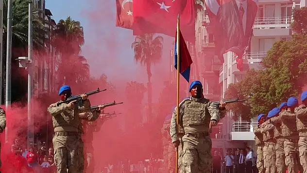 Mersin'de 30 Ağustos coşkusu! Zafer Bayramı törenlerle kutlandı