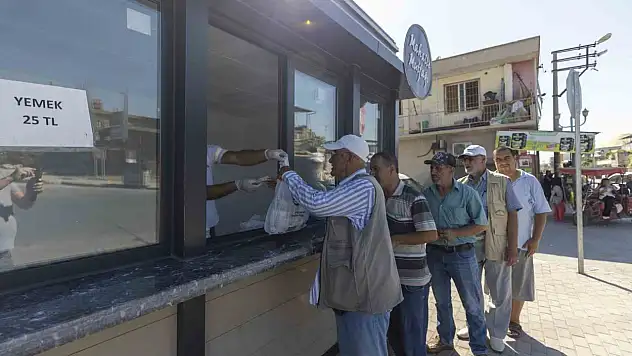 Mersin'de 25 TL'ye 3 çeşit sıcak yemek!