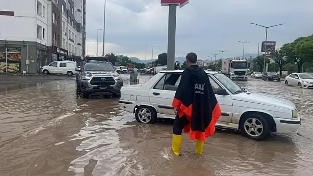 Meteoroloji açıkladı: Kayseri'nin o ilçesine 1 saatte 35 kilo yağış düştü!